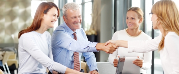 Una táctica consiste en buscar a empresarios ya establecidos